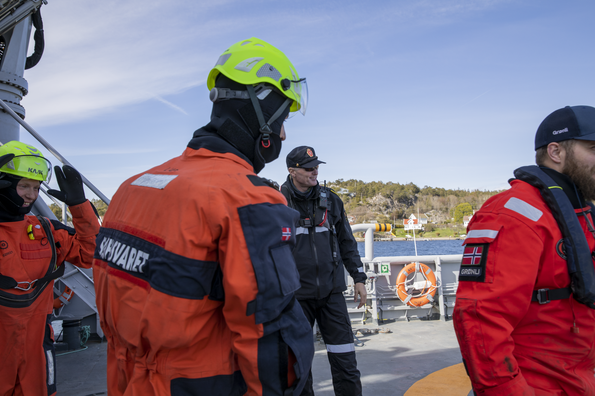 Tolletaten og Kystvakten har et tett samarbeid. Gjennom pinsen vil de samarbeide for å sikre kontrollen på det som krysser grensene langs sjøveien. Foto: Tolletaten